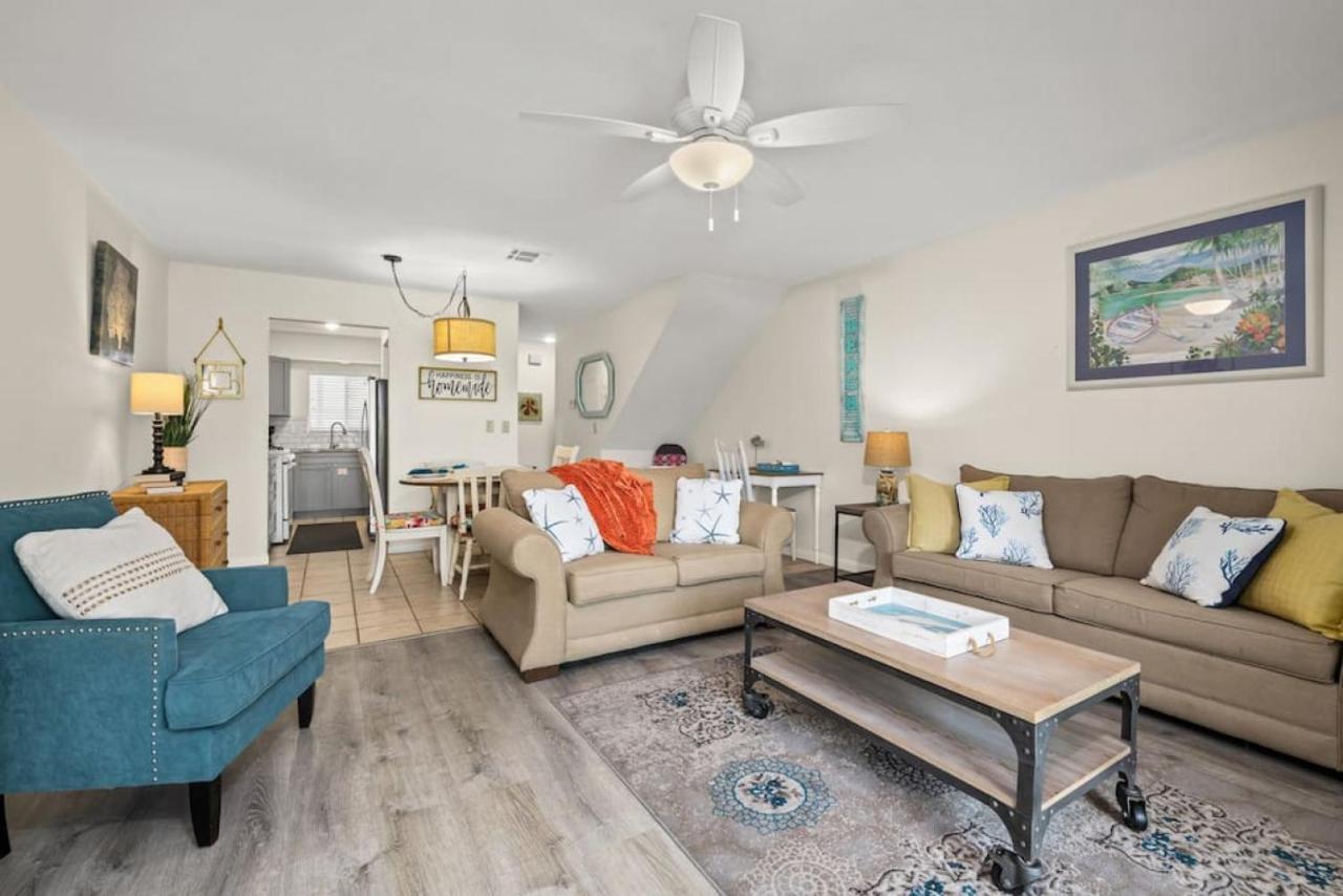 Experience Starlit Nights From Beach Happy'S Balcony Overlooking The Community Pool At Beachwalk Vila Panama City Beach Exterior foto