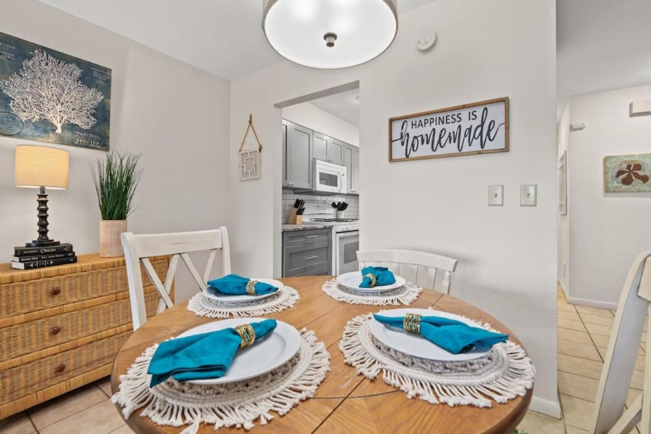 Experience Starlit Nights From Beach Happy'S Balcony Overlooking The Community Pool At Beachwalk Vila Panama City Beach Exterior foto