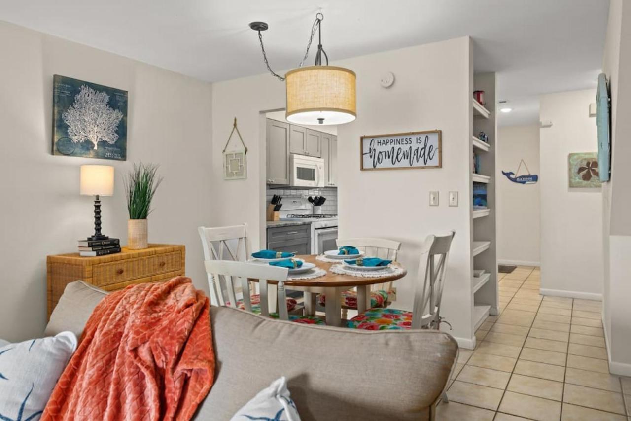 Experience Starlit Nights From Beach Happy'S Balcony Overlooking The Community Pool At Beachwalk Vila Panama City Beach Exterior foto