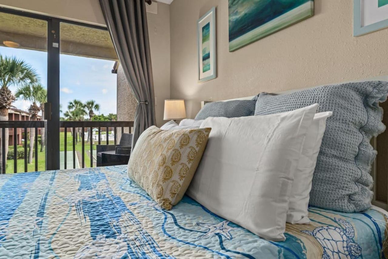 Experience Starlit Nights From Beach Happy'S Balcony Overlooking The Community Pool At Beachwalk Vila Panama City Beach Exterior foto