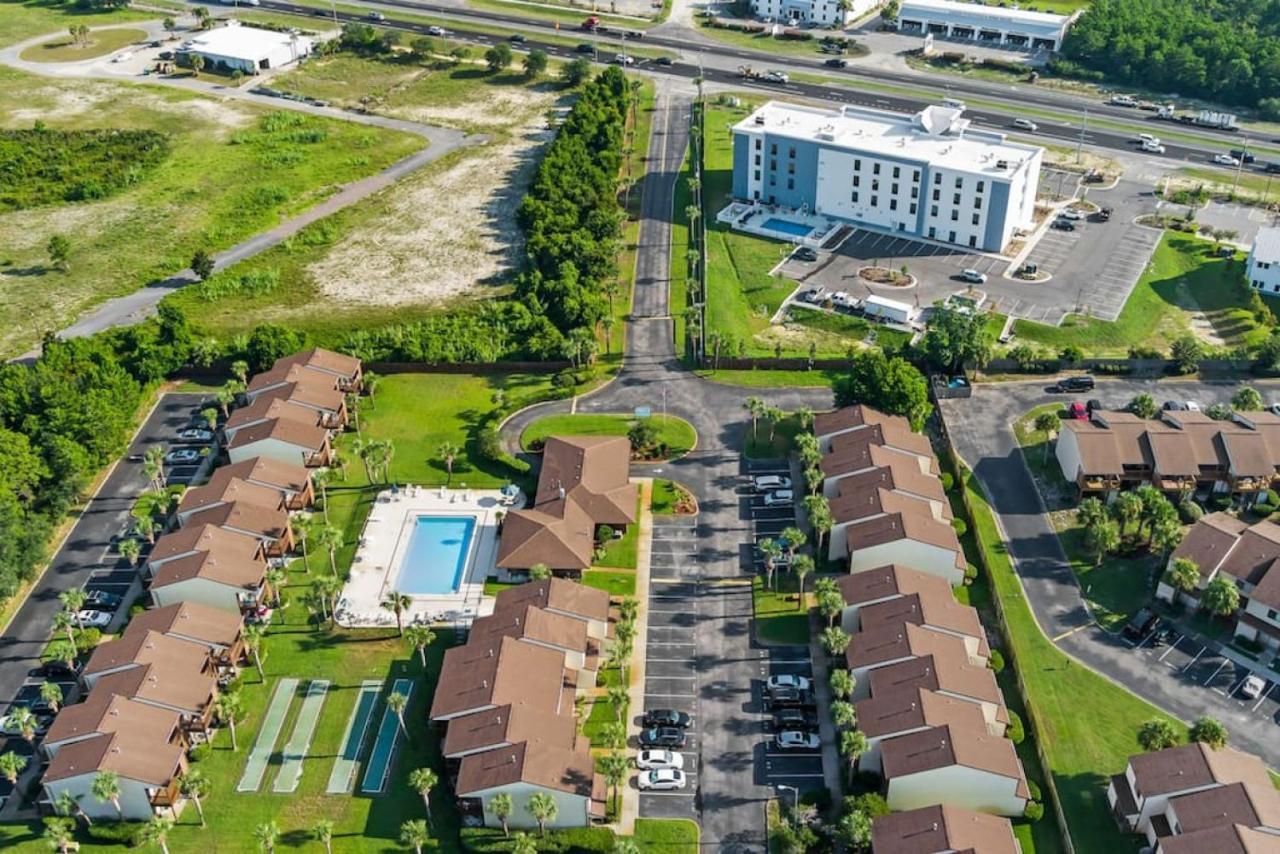 Experience Starlit Nights From Beach Happy'S Balcony Overlooking The Community Pool At Beachwalk Vila Panama City Beach Exterior foto
