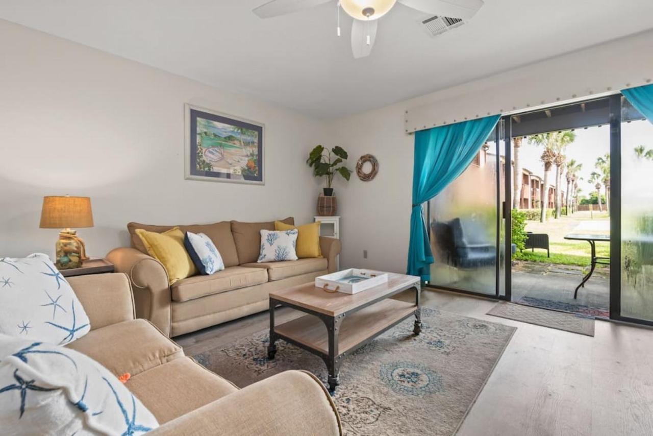 Experience Starlit Nights From Beach Happy'S Balcony Overlooking The Community Pool At Beachwalk Vila Panama City Beach Exterior foto
