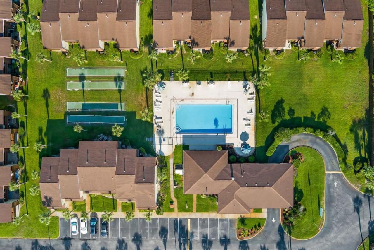 Experience Starlit Nights From Beach Happy'S Balcony Overlooking The Community Pool At Beachwalk Vila Panama City Beach Exterior foto