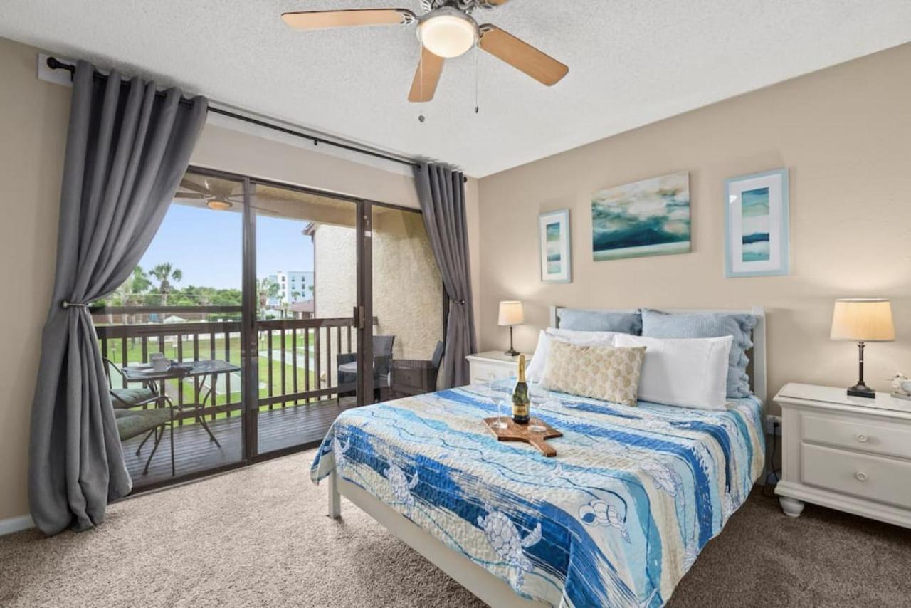 Experience Starlit Nights From Beach Happy'S Balcony Overlooking The Community Pool At Beachwalk Vila Panama City Beach Exterior foto