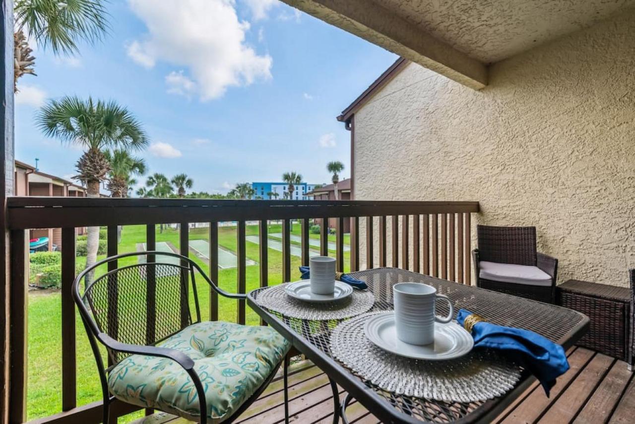 Experience Starlit Nights From Beach Happy'S Balcony Overlooking The Community Pool At Beachwalk Vila Panama City Beach Exterior foto