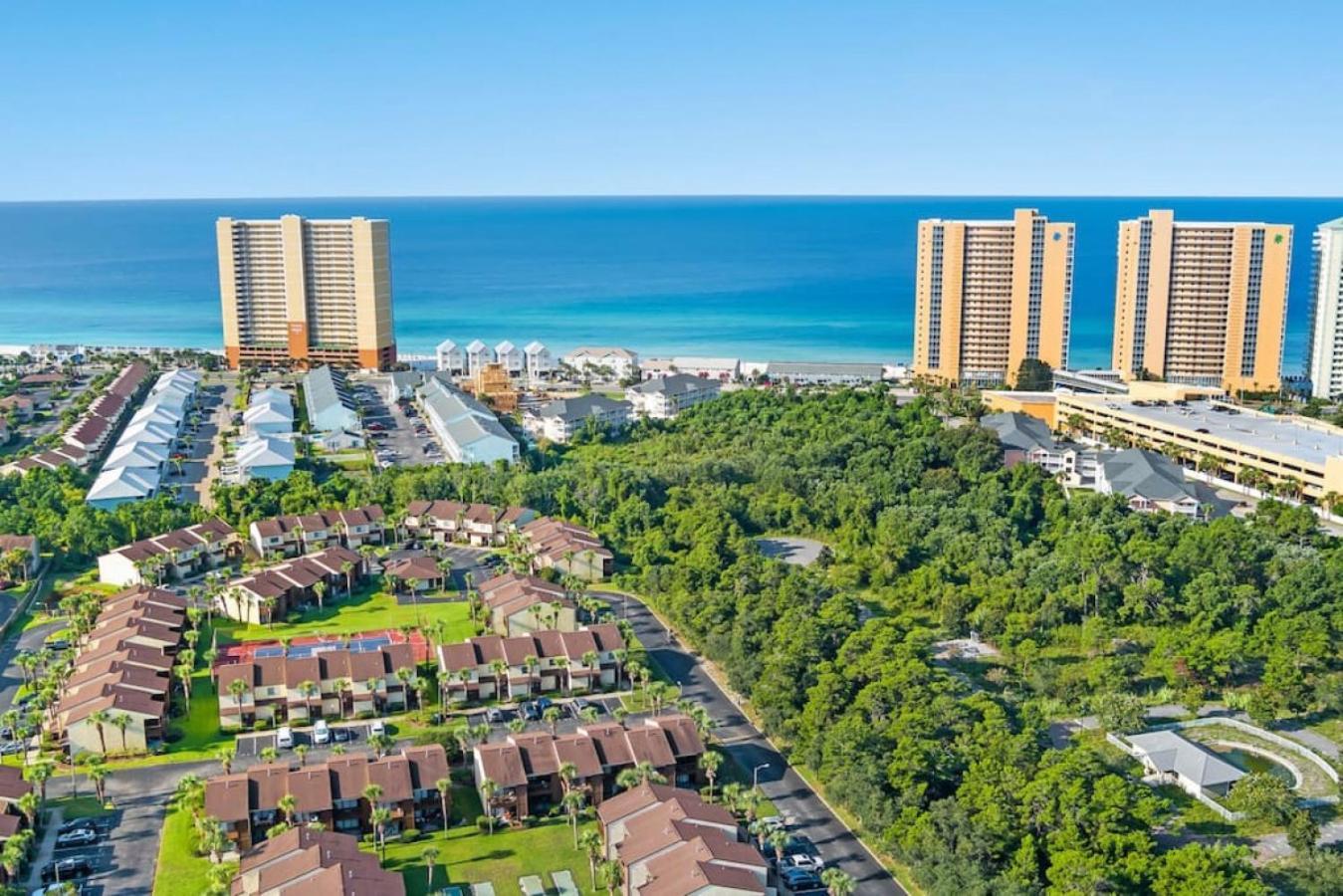 Experience Starlit Nights From Beach Happy'S Balcony Overlooking The Community Pool At Beachwalk Vila Panama City Beach Exterior foto